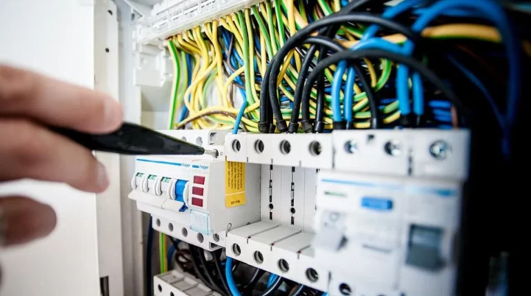 Comment fonctionne un bornier électrique ?