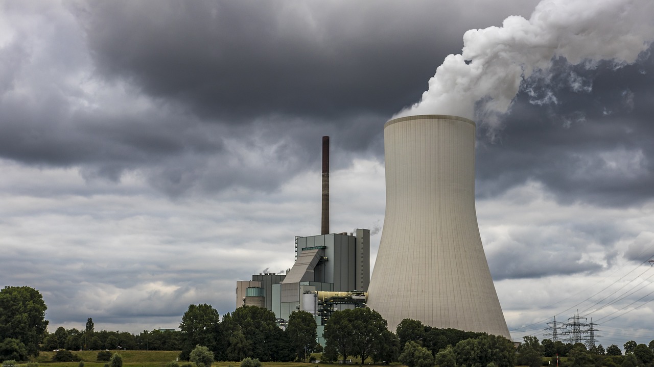 découvrez nos solutions de protection électrique pour assurer la sécurité de vos installations et équipements contre les surtensions, les courts-circuits et autres risques électriques.
